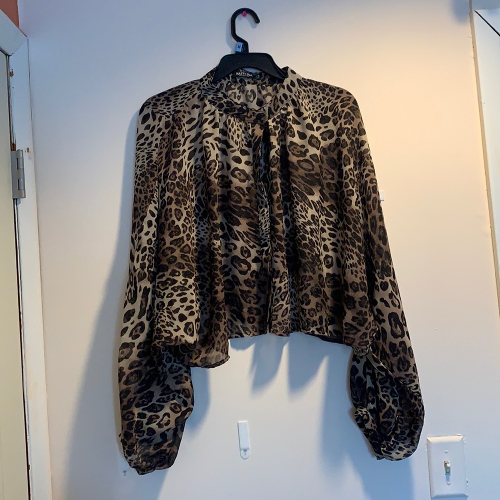 Cropped Plus Size Leopard Print Blouse
